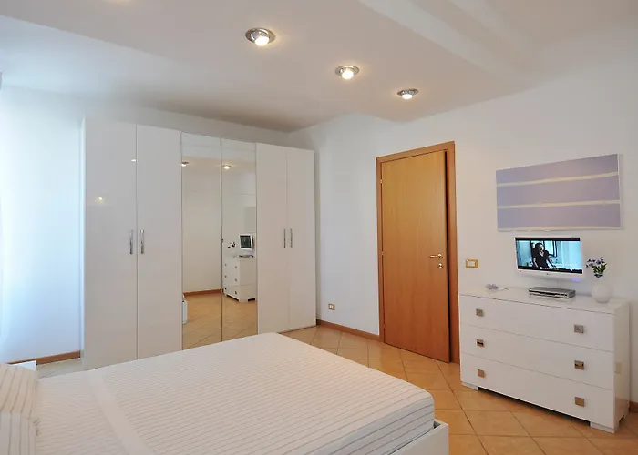 Antiche Rive Holidays 4* Salò