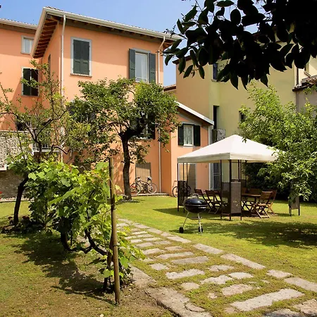 Antiche Rive Holidays Ξενοδοχείο με διαμερίσματα Salò
